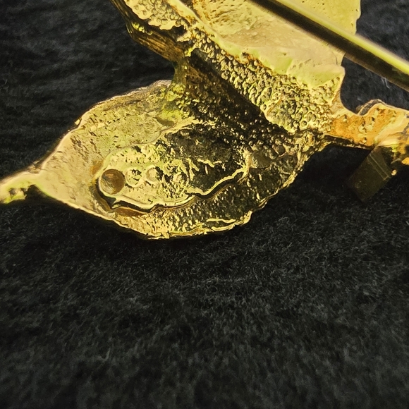 Signed Red Rose Pin - Picture 4 of 6